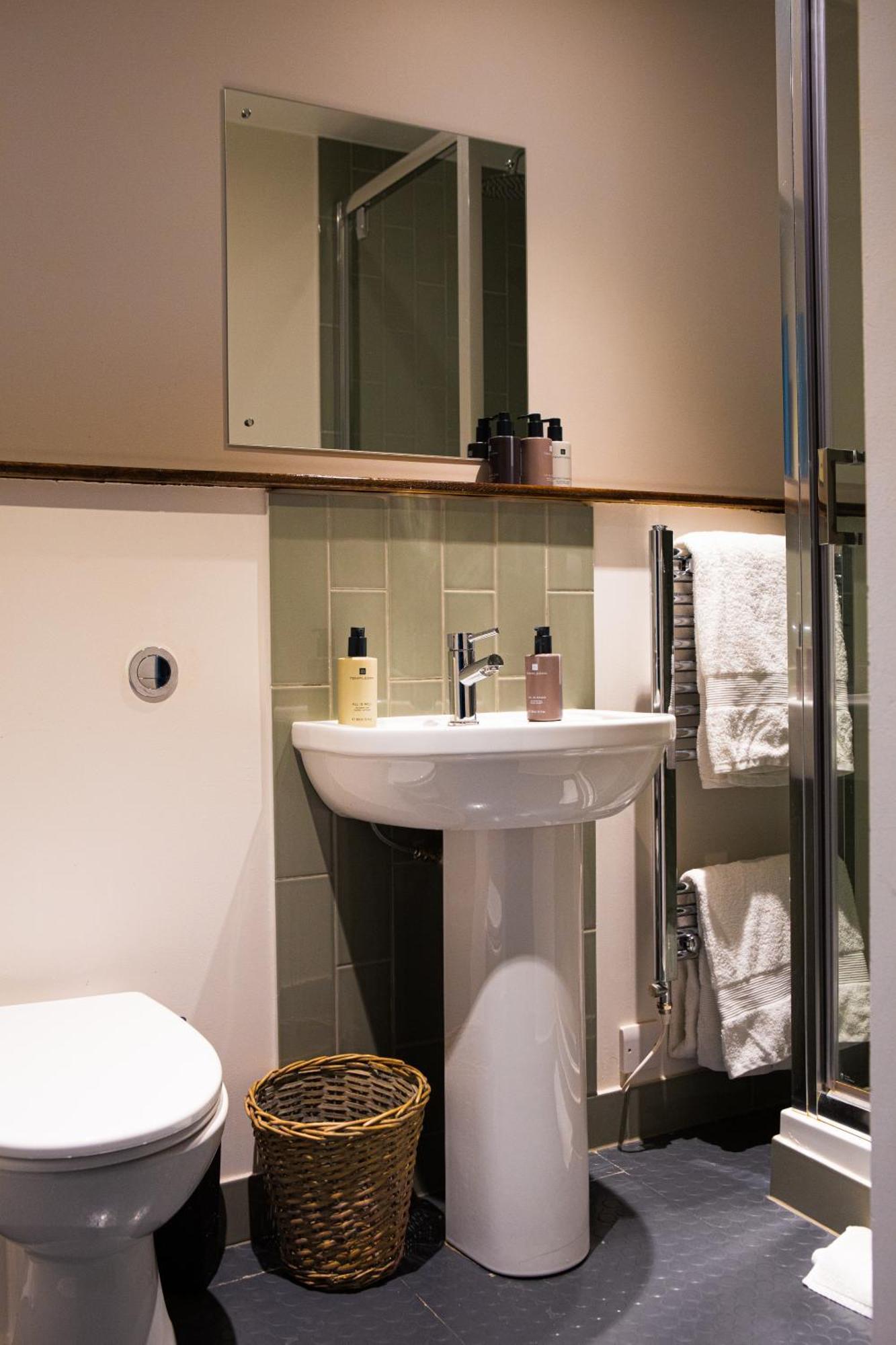 The Crown Rooms London Ngoại thất bức ảnh